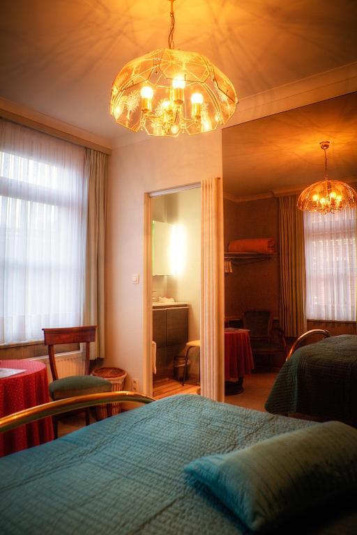 B&B テル フェステン イープル 部屋 写真